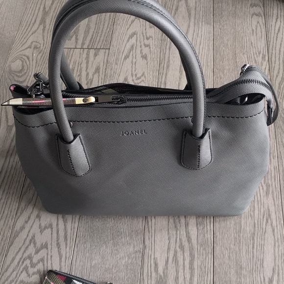 Beautiful grey bag by Joanel✴️✴️✴️✴️🌸 - Picture 2 of 12